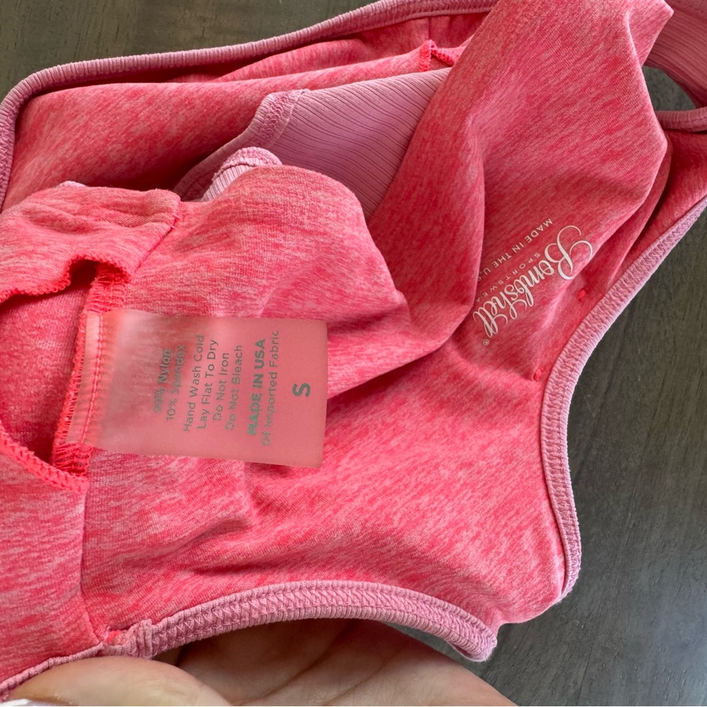 Pink Ribbed Bombshell sports bra with Knot Detail - Picture 3 of 3